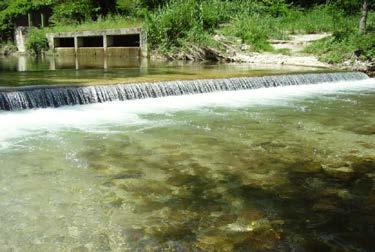 Da segnalare nella zona a monte degli invasi di Colombara/Tallacano la presenza di numerose sorgenti solfuree che trovano recapito nelle acque del fiume Tronto cambiandone significativamente la