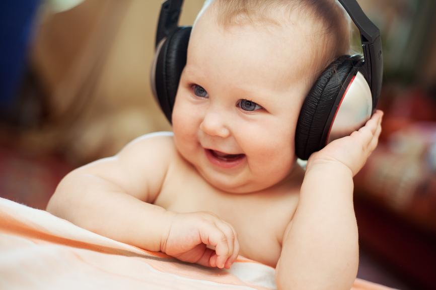 UDITO I suoni ed i rumori, siano essi piacevoli o fastidiosi, vengono percepiti da un unico organo: l'orecchio.