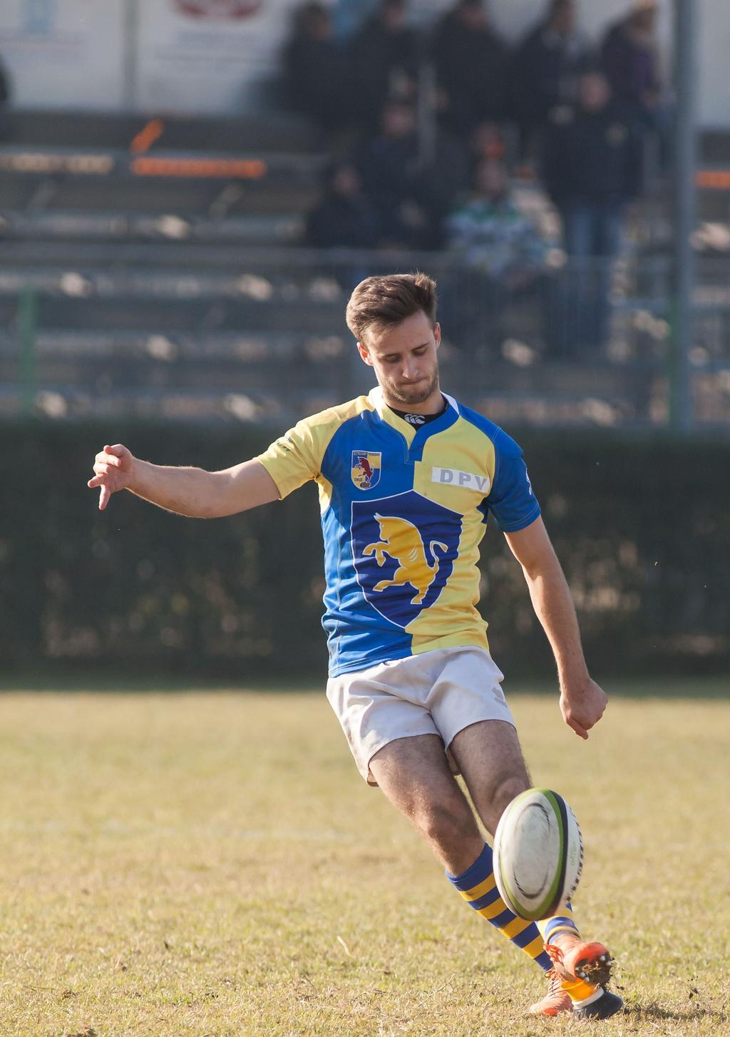 Periodico a cura del VII Rugby Torino. 23 dicembre 2015 Il 2015 passa in archivio con il doppio successo di Senior e Under 18.