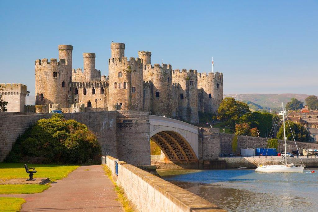 10.5 Castelli dell Iron Ring di Edoardo I (Galles) Questo patrimonio dell umanità è composto da 4 castelli situati a Gwynedd, nel nord-ovest del Galles: Beaumaris, Conwy, Caernarfon e Harlech, che