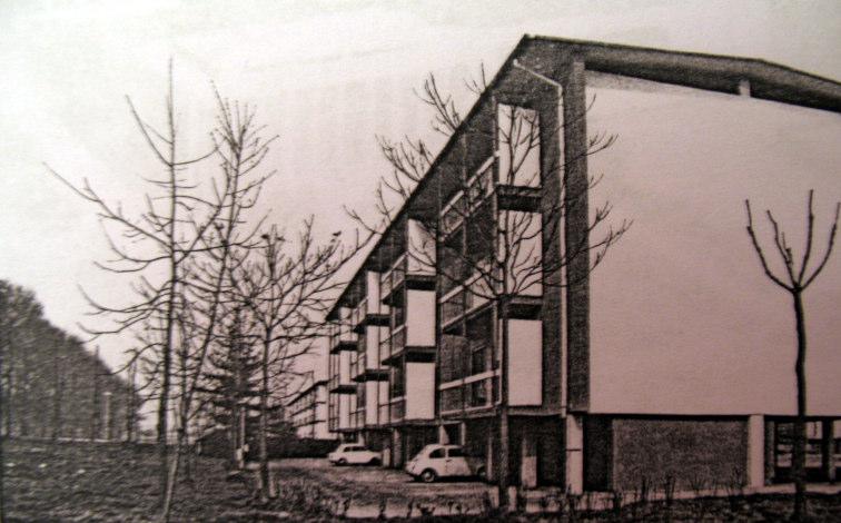 ai propri dipendenti (1953-55), ripetendo otto volte il tipo edilizio, contemporaneo al quarto intervento, realizzato da Gandolfi.
