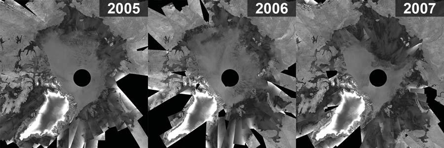 Figura 2 - Mosaici radar della regione Artica relative ai mesi di Settembre 2005, 2006, e 2007. I mosaici sono stati generate in G-POD e mostrano il restringimento dei ghiacci artici.