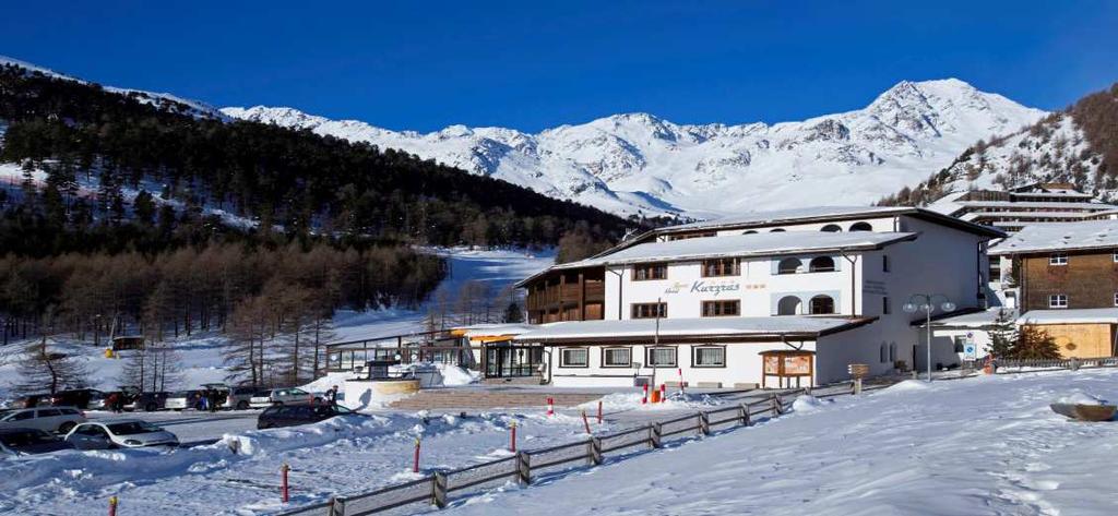 SPORTHOTEL KURZRAS 3 STELLE Dal 07/12/2017 all 01/05/2018 Meta ideale per chi ama la vacanza attiva in alta quota, situato nella piccola località sciistica di Maso Corto, a 2011