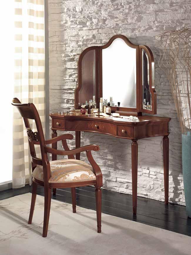 ARTICOLO SV 227 Toilette/consolle 3 cassetti con intarsio. Toilette/console with 3 drawers and inlay. misure cm. L.