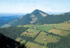 Località Costa Dal punto di vista naturalistico il paese è caratterizzato dalla presenza di pascoli, boschi e cascinali sparsi, mentre sul fondovalle si trovano piane