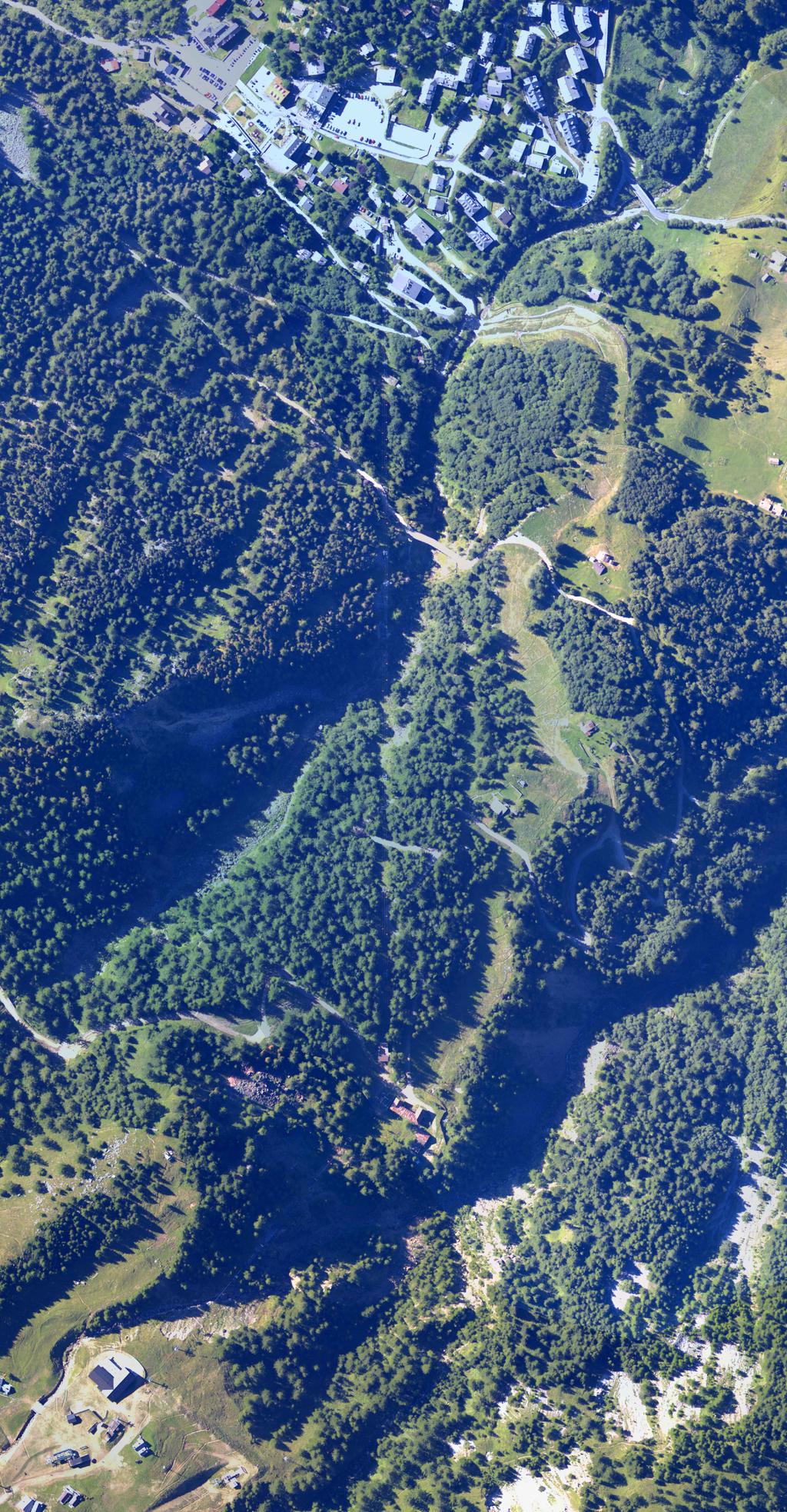 LEGENDA DEGLI INTERVENTI PREVISTI Linea nuova telecabina San domenico - Alpe Ciamporino Impianto innevamento Casa Rossa - Pista Alpe Ciamporino / Pista rientro Officina e garage di valle / cisterne