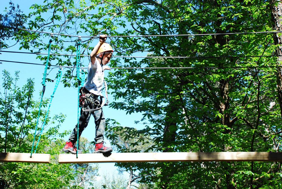 . Il Parco Avventura è infatti sinonimo di sport, avventura e divertimento per tutte le età, dai più piccoli ai ragazzi e agli adulti più maturi che vogliono misurarsi con se stessi e i propri limiti