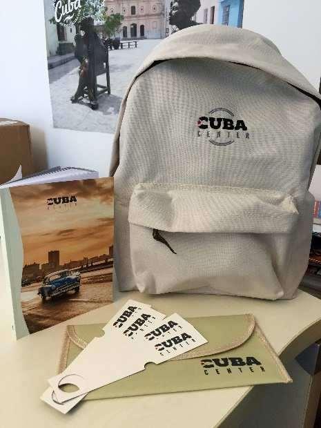 * Il Kit include: -Documenti di viaggio e programma di viaggio stampato a colori -Una Guida di Cuba -Uno Zainetto modello Eastpak -Un Portadocumenti -4