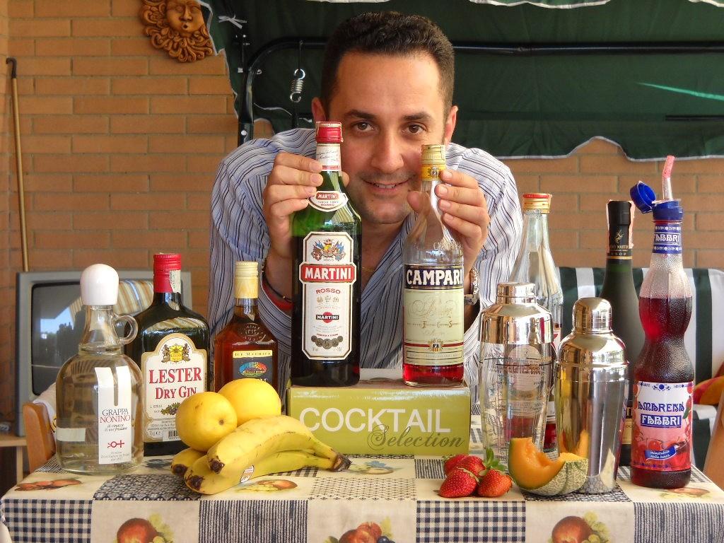 a cura di Gianni IW0EAJ Ma cosa c'è di più dissetante, tra un QSO estivo e l'altro, di un bel cocktail bevuto sotto l'ombrellone o mentre siamo impegnati in un contest?