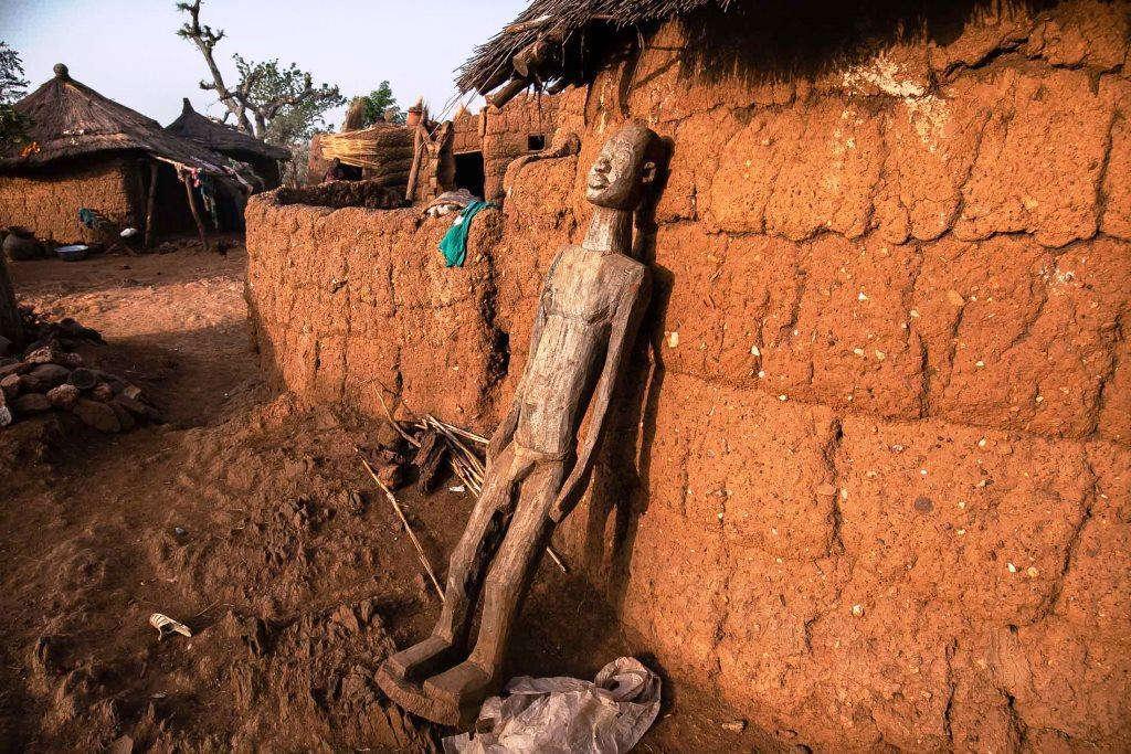 Burkina Faso Etnie e Elefanti 9 giorni 28 Dicembre 2017-05 Gennaio 2018 Accompagnatore in italiano Foto di Anthony Pappone Gli indimenticabili del viaggio: L esplorazione dei villaggi Gourounsi,