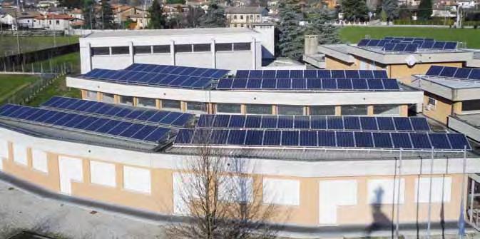 Chi siamo Bilancio di sostenibilità 21 Impianto fotovoltaico Scuola Tremignon (Piazzola sul Brenta) Energie alternative Etra è attiva nella produzione di energia rinnovabile con: 2 impianti
