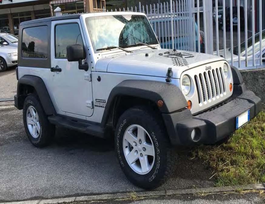 JEEP WRANGLER SPORT 3 PORTE Anno prima immatricolazione 2011 Km percorsi 30.000 DIESEL Cilindrata 2.