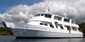 Costruita dalla Seacraft Shipyard ad Amelia in Luisiana nel 1989, l'atlantis Azores con scafo in alluminio, è stata completamente rimodernata nel 2005.