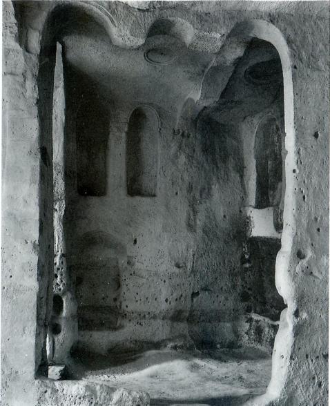Rilievi della chiesa rupestre di S. Lucia alle Malve prima e dopo i lavori di restauro del 1978.