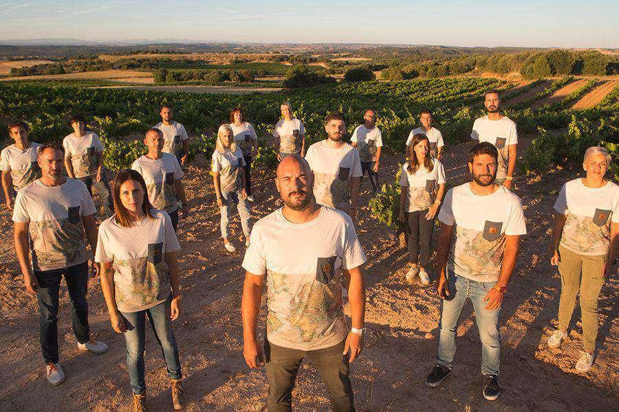 ENOLOGÍA Biologico CREATIVA Il progetto The Wine Gurus nasce con il desiderio di creare una linea vini autoctoni spagnoli