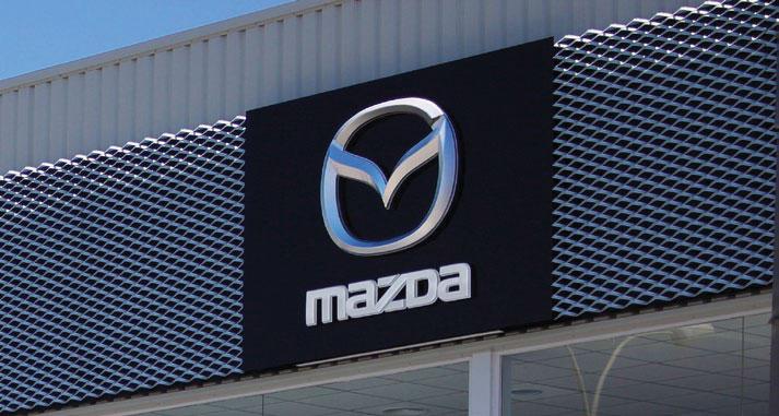 I L N O S T R O I M P E G N O P E R T E E L A T U A M A Z D A APPLICAZIONE MY MAZDA Scarica l applicazione My Mazda.