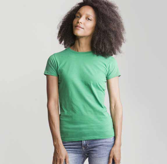 Supersoft Tee women T-shirt 100% cotone combed super sofice con cuciture asimmetriche nelle maniche e nel fondo, taglio femminile alla moda, colletto basso in costina.