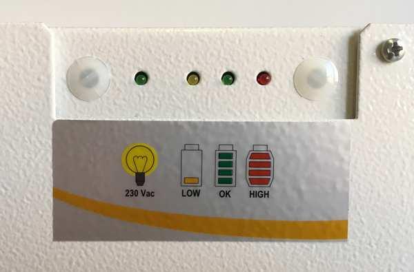 SEGNALAZIONI Segnalazioni presenti sull alimentatore switching LED verde: power ON (visibile solo a contenitore aperto) Segnalazioni visibili sul pannello frontale LED Verde: Presenza Rete LED