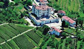 degustazione all Acetaia Sirck del ristorante stellato La Subida, il Borgo San Martino con la torre panoramica Gonjace, pranzo al ristorante Marjo con tipica cucina slovena e visita alla cantina del