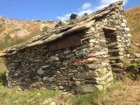 Anello dei rifugi del Parco Un nuovo ed originale percorso ad anello che dal Passo del Faiallo conduce sull'alta Via dei Monti Liguri alla scoperta dei rifugi e dei ripari che testimoniano