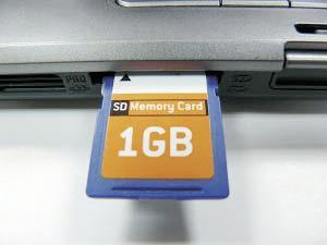 Una volta scansionate le immagini, potete estrarre la scheda di memoria SD 8.