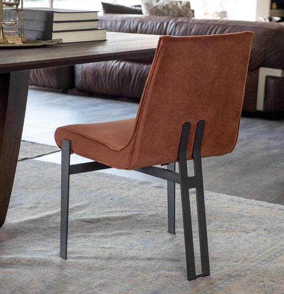 VENUS Design Mauro Lipparini 2013 Chair in Pelle A 2530, titanium feet. Sedia in Pelle A 2530, piedi titanio. Chair in fabric E/5526 collection Vellù, micaceus brown feet.