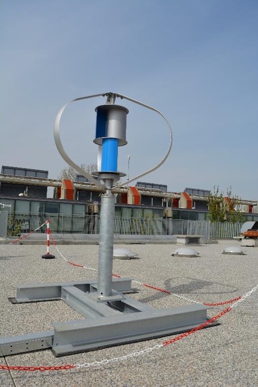 Turbina verticale in abbinamento a fotovoltaico 9 Zavorre in cemento con