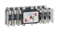 Commutatori con fusibili Change-over switch fuses Codici per l ordinazione Order references COF Orizzontali Horizontal Corrente nominale Rated current Poli Poles Senza maniglia Without handle