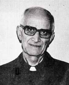 In quel terreno fecondo presto germogliò la vocazione religiosa e sacerdotale a contatto con i Giuseppini a Rivoli e il 3 ottobre 1935, con altri 35 compagni, iniziava il suo Noviziato a Vigone sotto