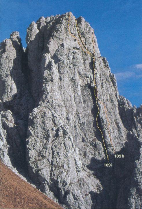 Porta si segue il Sentiero della Direttissima, sino al canalone di Val Tesa e, imboccato verso sinistra il