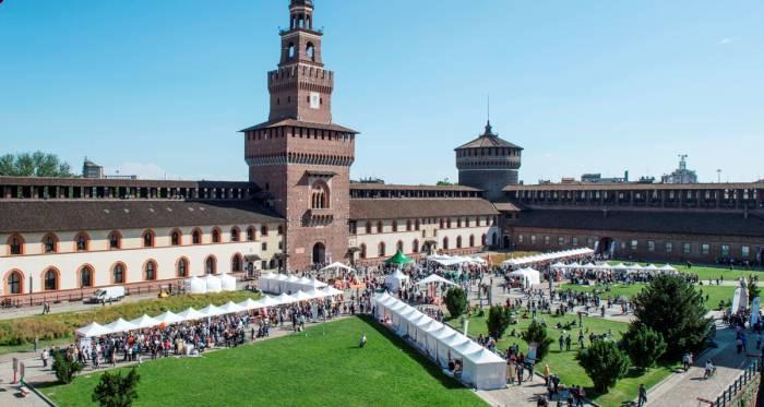 Eventi Giornata Bandiere arancioni (edizione 2015: 100 località, 10.000 partecipanti a visite guidate, 100.