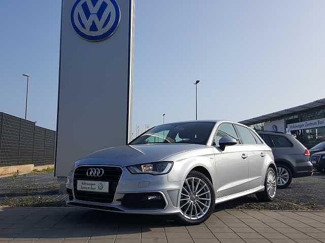 Audi A3 SPB 1.6 TDI S-tronic Admired S-Line NAVI A3 Immatricolazione: 4/ 2015 KM: 161383 Carrozzeria: Berlina Cilindrata: 1598 Prezzo: 15.