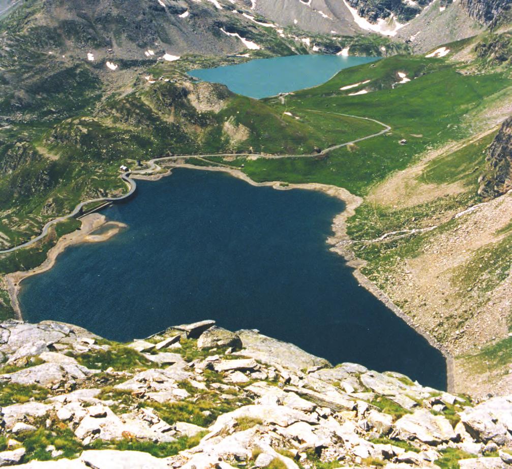 Valle Orco Val di Susa e fiume Po Tusciano Gli impianti idroelettrici della Valle Orco hanno una potenza installata complessiva di circa 00 MW ed una capacità produttiva di quasi 720 GWh all anno.