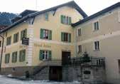 (xvz Ç@ HOTEL CRUSCH ALBA Röven 53, 7530 Zernez, T +41 81 856 13 30 info@cruschalba-zernez.ch, www.cruschalba-zernez.ch a 59 18 èxvz Ç Runatsch 152, 7530 Zernez, T +41 81 856 12 13 adler.