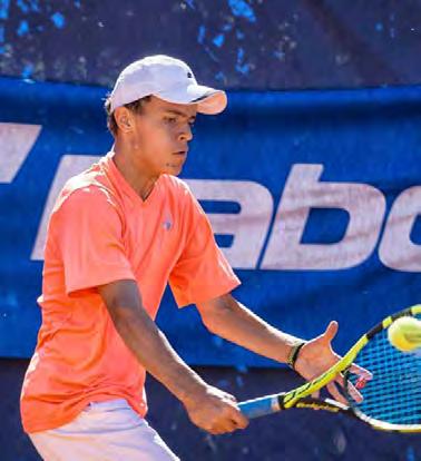 Davide Ferrarolli (nella foto) su Tommaso Bonazzi (TC Castellazzo) con lo stesso parziale (6-1 6-2).