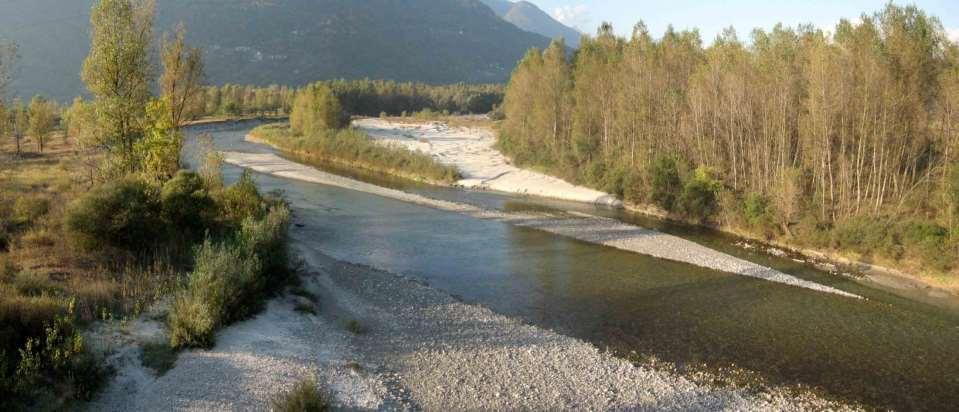 .RIPORTANDO I CORSI D ACQUA VERSO CONDIZIONI PIÙ NATURALI - Recuperando aree di laminazione naturale diffusa (PIANA INONDABILE) - Ampliando la