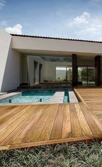 Decking Con il decking, cioè la pavimentazione per esterni, il Teak si trasforma in elegante ed indiscusso protagonista di giardini, terrazzi e bordi piscine.