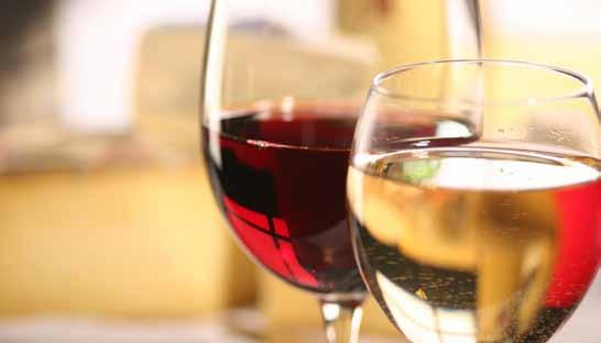 weine - vini Hauswein: VINO DELLA CASA: Vernatsch / WeisSburgunder Vernatsch / WeisSburgunder Weiß- oder Rotwein ¼ l Vino