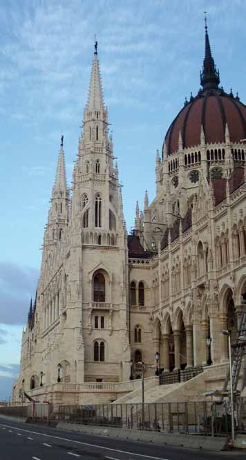 Praga è la capitale e la città più grande della Repubblica Ceca, centro politico e culturale della Boemia. Vienna è certo una delle più belle capitali europee.