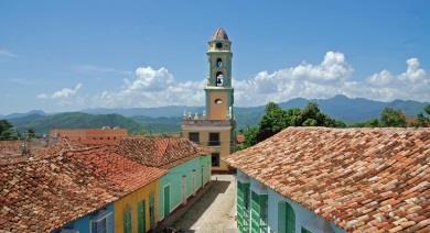 giamaicani. Nel pomeriggio, lungo il tragitto per Trinidad, sosta di circa 2 h per visitare i giardini botanici di Cienfuegos, dove si trovano circa 2.