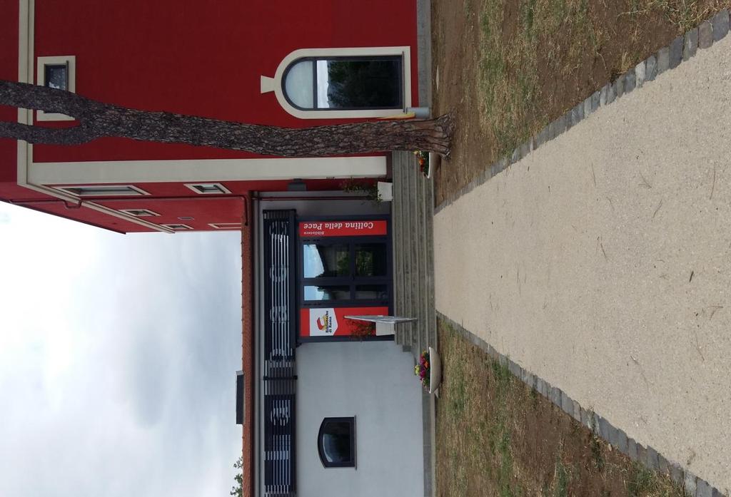 In cima alla Collina, proprio dove siamo noi oggi, lo scorso anno è stata inaugurata una bellissima e moderna Biblioteca,