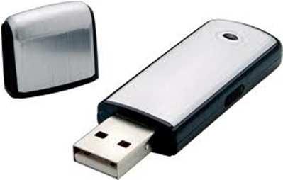 DISPOSITIVI ELETTRONICI USB flash drive le chiavi USB, grazie alle ridotte dimensioni ed alle relativamente