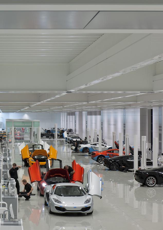 Inaugurato a Woking il nuovo Centro di Produzione della McLaren.