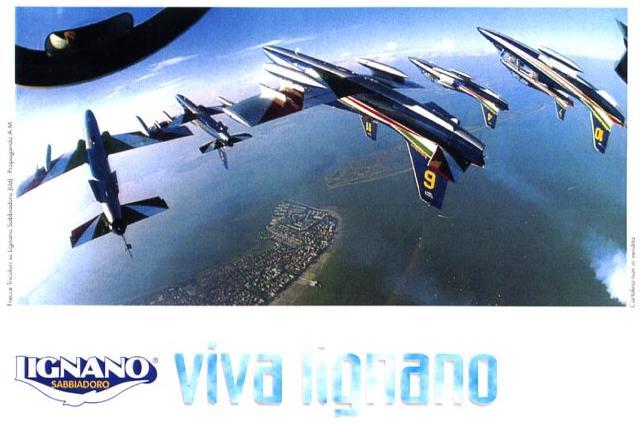 11 AGOSTO 2002 CIELO DI LIGNANO SABBIADORO Volo celebrativo nel corso della manifestazione aerea W LIGNANO svoltasi a