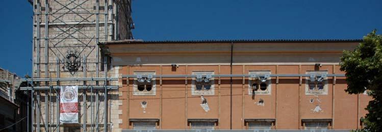 2. Fronte principale su piazza Palazzo 3. Vista del cortile interno (Gaiani 2009, p. 50).