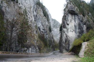 Giunti a Brasov, visita di una delle piu affascinanti località medioevali della Romania, nel corso della quale si