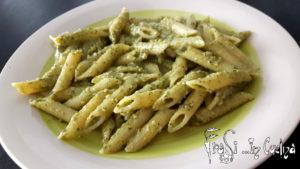 Penne al pesto di cavolo nero Ricordate la nostra pasta con la zucca e pesto di cavolo nero?