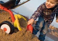 Pratico anche per i genitori: grazie all asta di spinta e di controllo telescopica, spingono i bambini in maniera comoda, confortevole e in completa sicurezza.