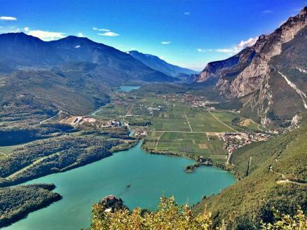 LETTURA DEL TERRITORIO ITINERARI DIDATTICI PER LEGGERE E INTERPRETARE IL PAESAGGIO Visite guidte in ree di prticolre interesse ntropico finlizzte d ccrescere l cpcità di lettur del territorio e