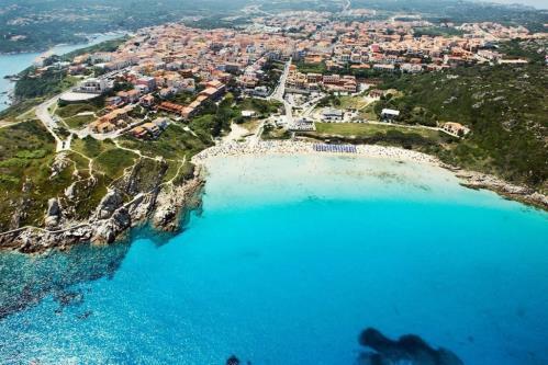 . S. TERESSA GALLURA Mesto na severu Sardinije,kjer se s trajektom zapeljete na Korziko-je najkrajša pot do Korzike.